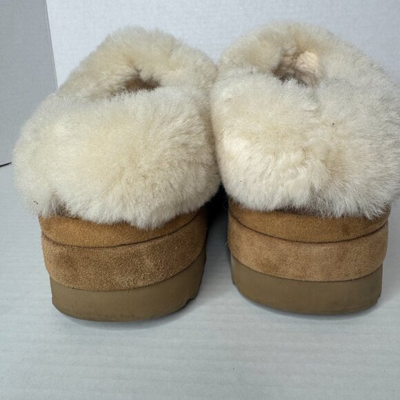 UGG Boots - Picture 3 of 9